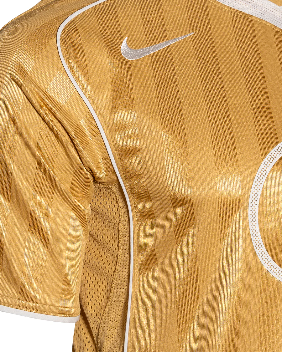 Camiseta Total 90 Gold Niño - Image 6